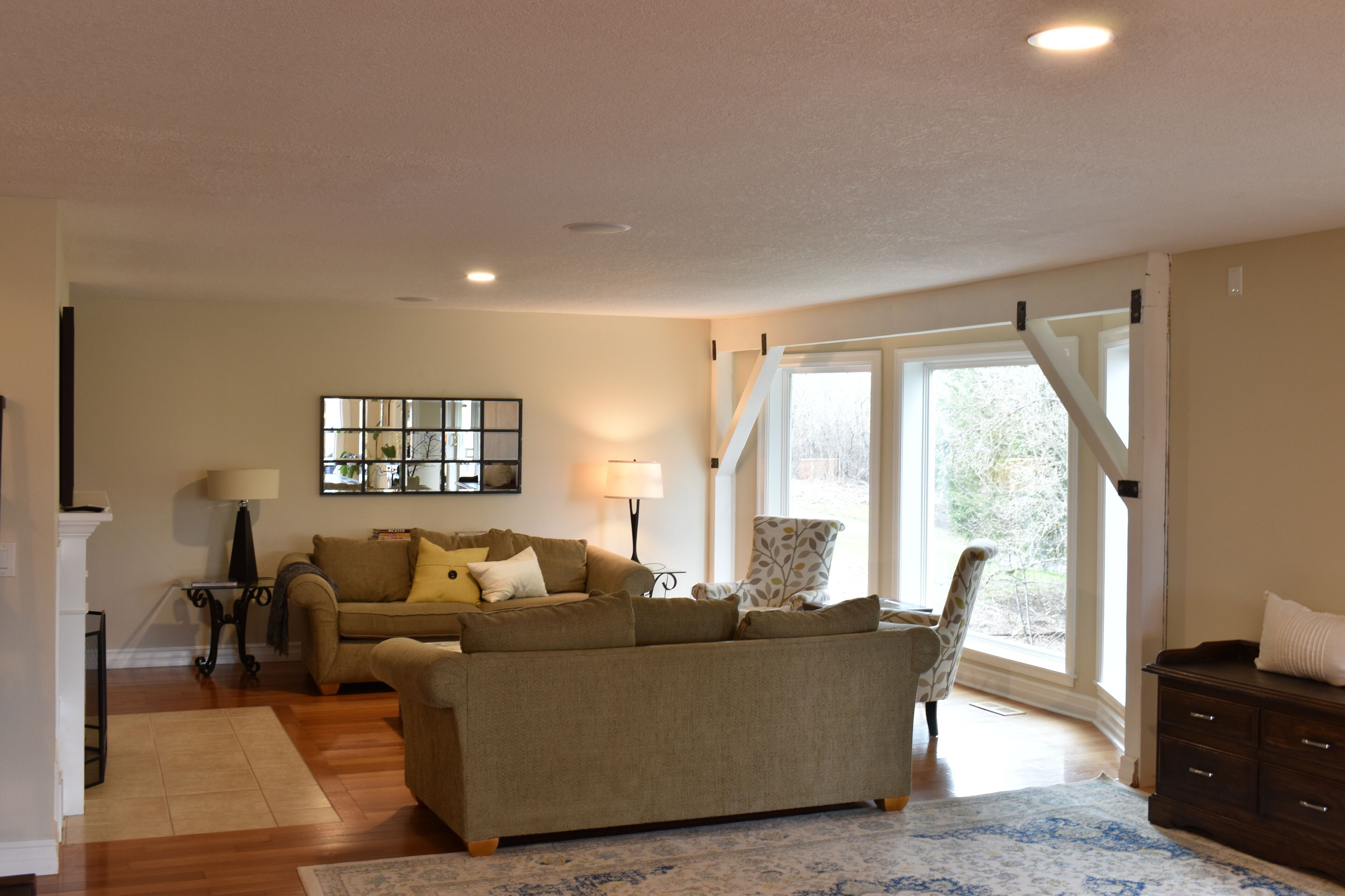 Beautiful Entire Home with Decks and Theater in Premiere Oregon Wine Country