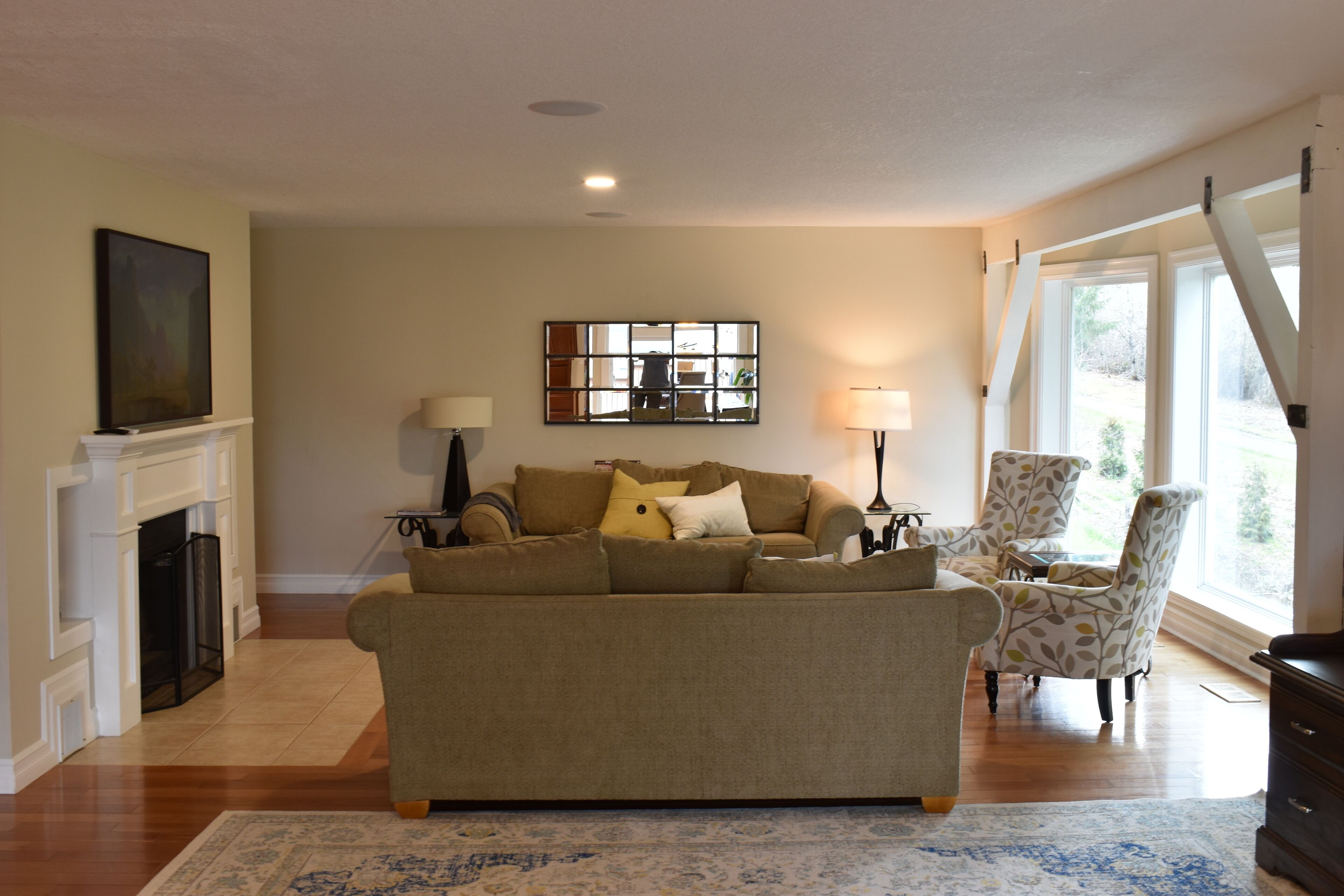 Beautiful Entire Home with Decks and Theater in Premiere Oregon Wine Country