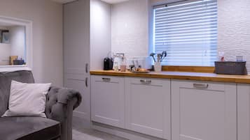 Studio, Ensuite | Shared kitchen