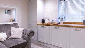 Studio, Ensuite | Shared kitchen