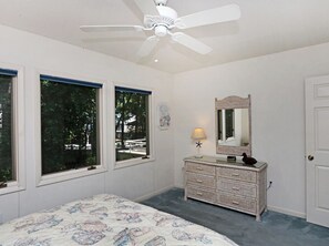 3 bedrooms, iron/ironing board, WiFi - Beauty near the Beach! Comfort and convenience for the whole family! (Bethany Beach)