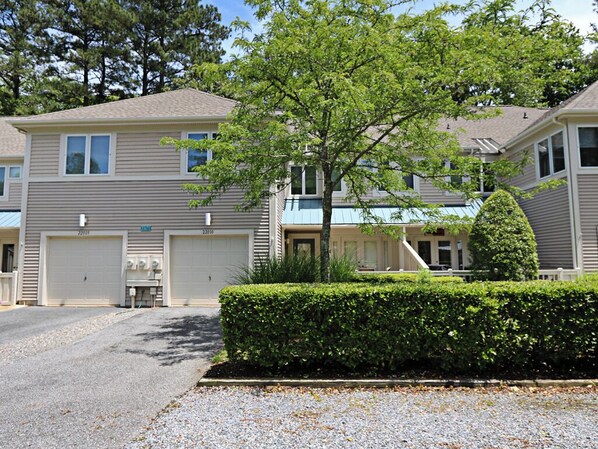 Exterior - Beauty near the Beach! Comfort and convenience for the whole family! (Bethany Beach)