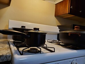 Private kitchen - cozy getaway in New Jersey (Aberdeen)