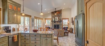 Dog friendly Monarch Retreat & Cottage