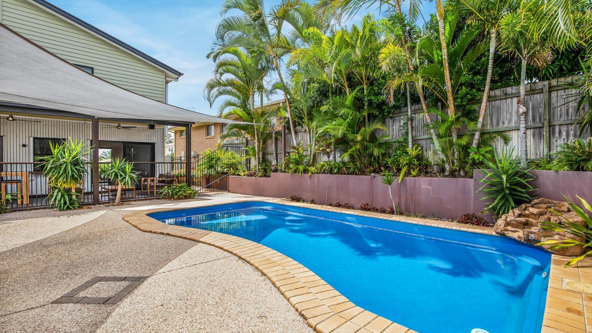 12 Tingira Close - Rainbow Beach. Pool. Aircon. Great family beach house — image 4