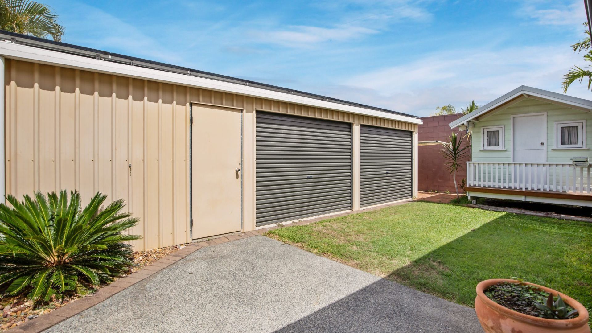 12 Tingira Close - Rainbow Beach. Pool. Aircon. Great family beach house — image 3