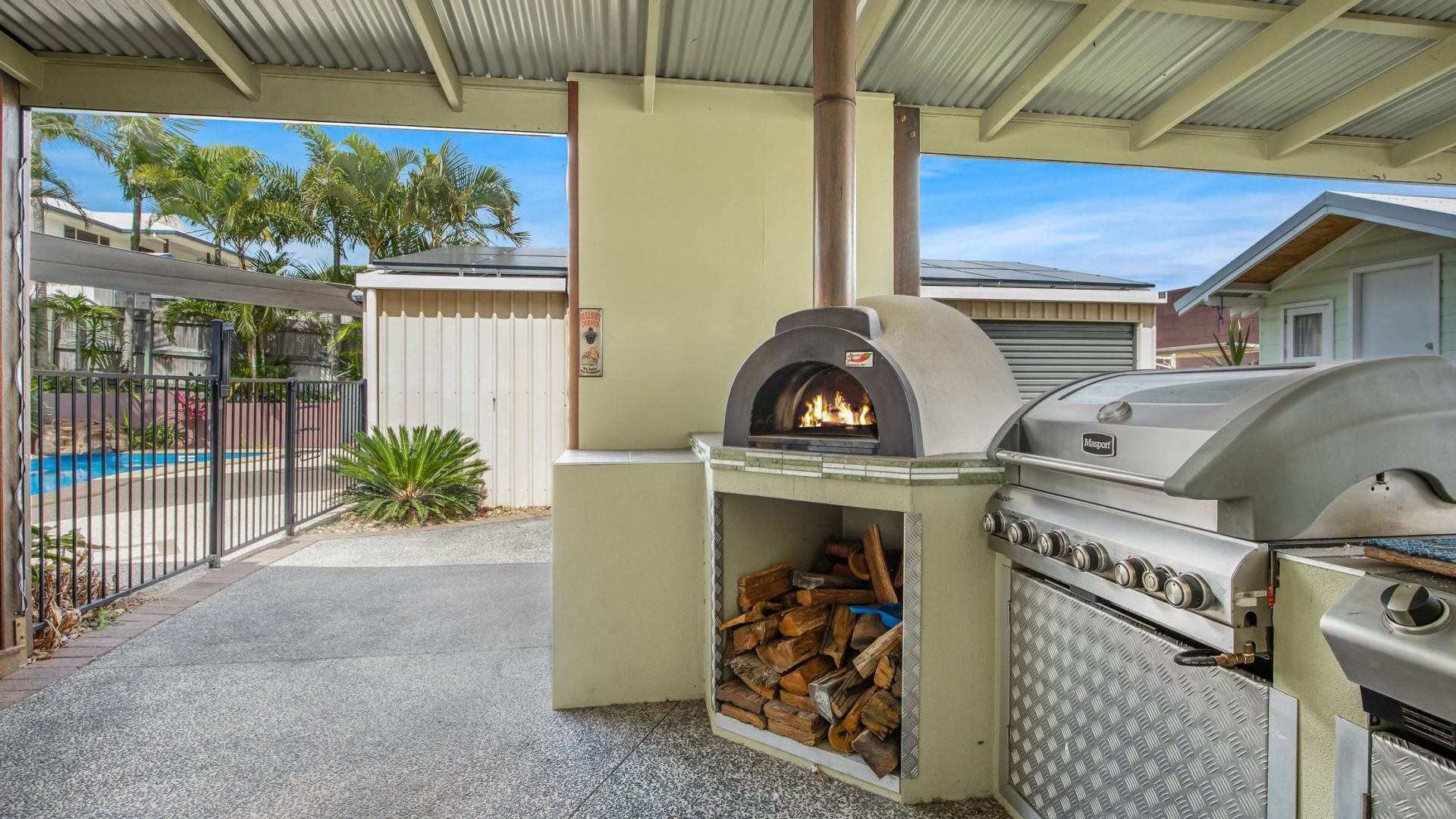 12 Tingira Close - Rainbow Beach. Pool. Aircon. Great family beach house — image 2