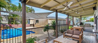 12 Tingira Close - Rainbow Beach. Pool. Aircon. Great family beach house