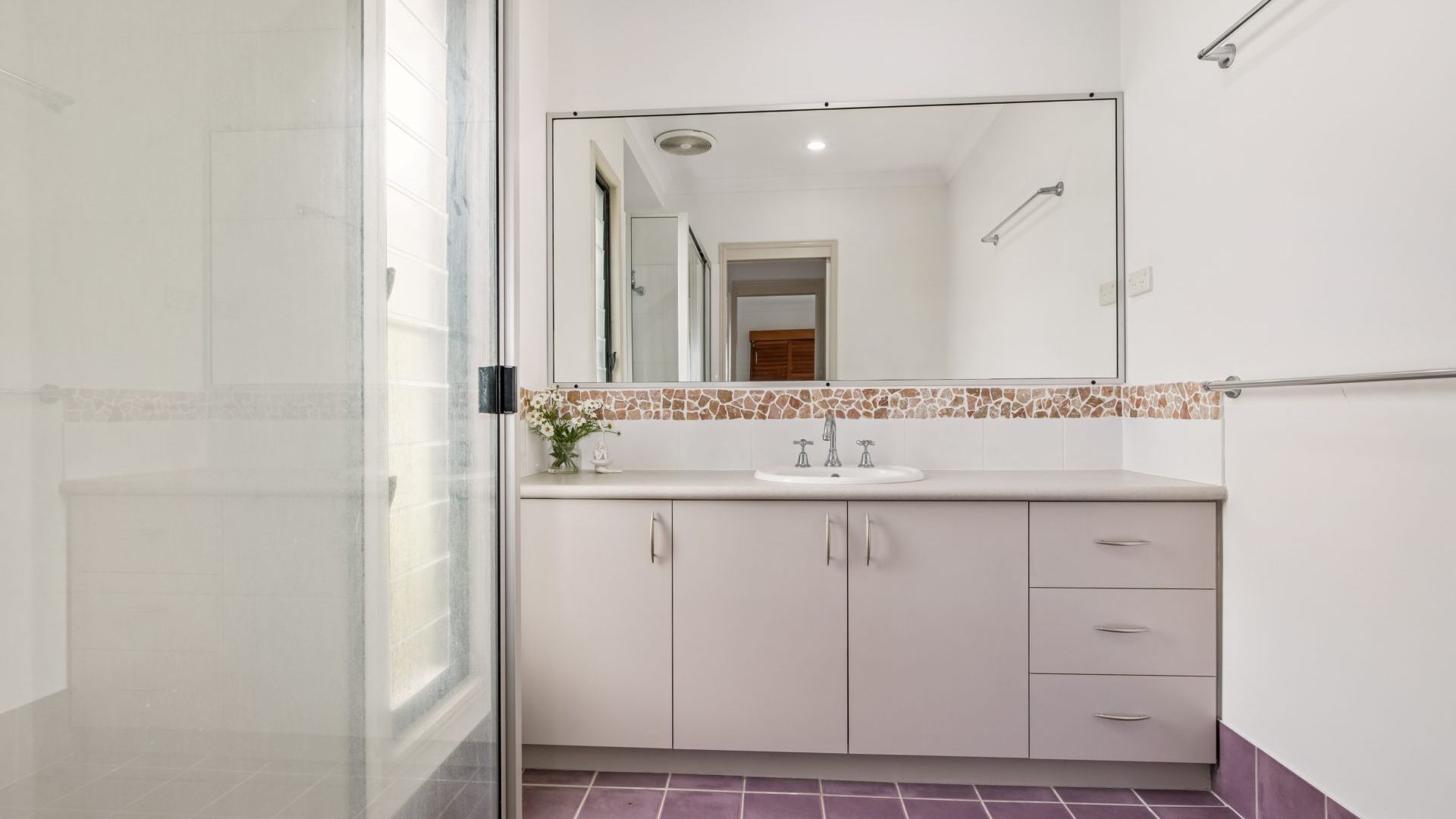 12 Tingira Close - Rainbow Beach. Pool. Aircon. Great family beach house — image 13