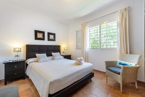 4 habitaciones, tabla de planchar con plancha y wifi gratis 