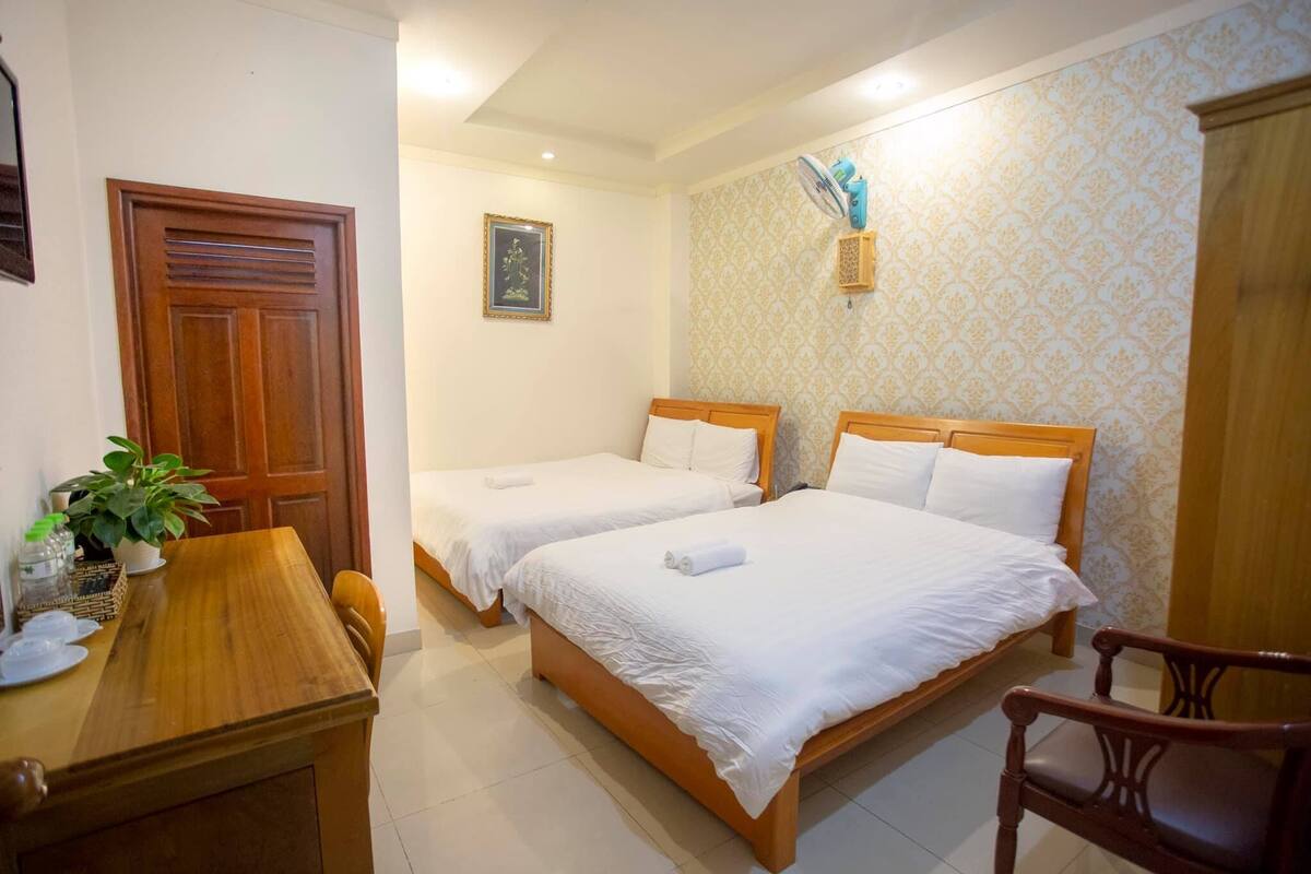 Minibar, desk, free WiFi