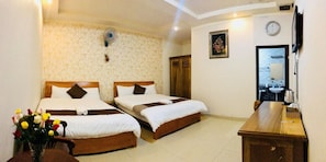 Minibar, desk, free WiFi