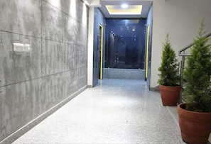 Interior entrance - Bellagio inn & suites (Gurugram)