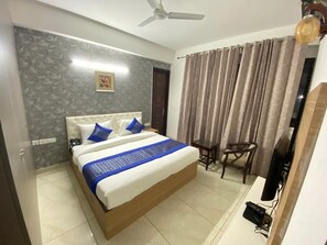 16 bedrooms, minibar, individually decorated, individually furnished - Bellagio inn & suites (Gurugram)