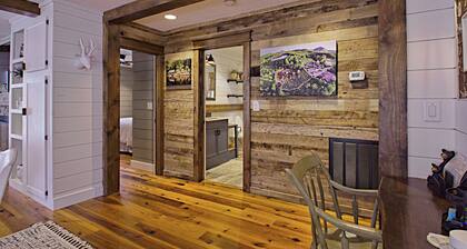 Neu renoviertes, ruhiges, tierfreundliches Cottage, nur wenige Minuten von DowntownCashiers entfernt