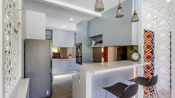 Fridge, microwave, oven, stovetop