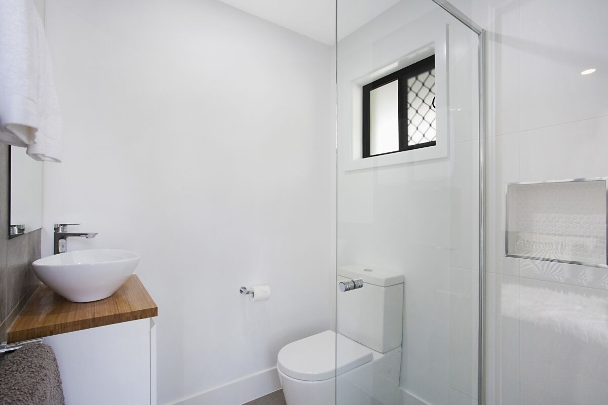 Mermaid/Nobby Beach House - by the beach — image 13