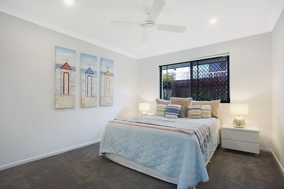 Mermaid/Nobby Beach House - by the beach — image 10