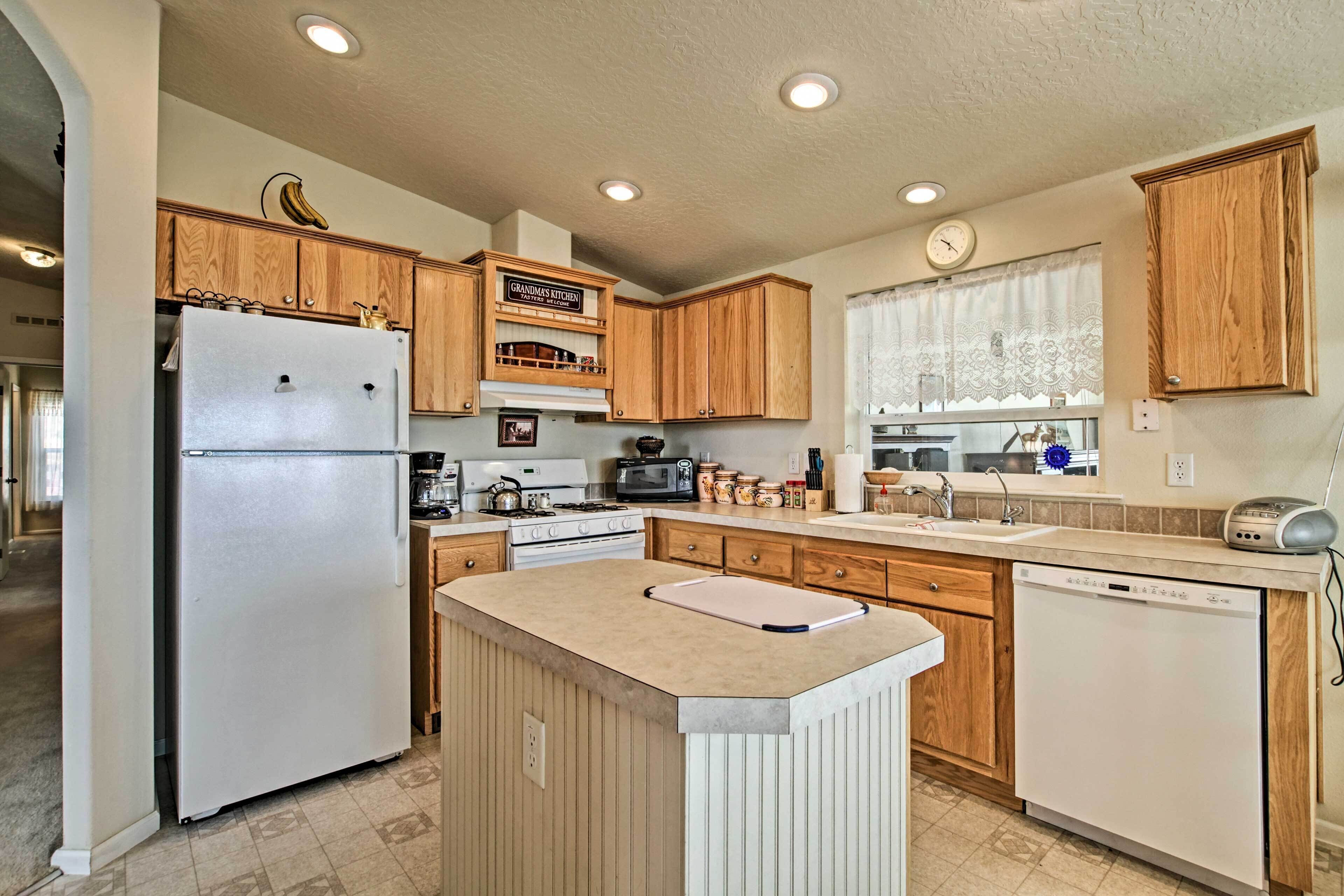 Private Home < 20 Mi to Laramie: Fish, Hike & Bike