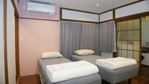 Apartment | Blackout drapes, free WiFi, bed sheets - Tsuru 101 (Tokyo)