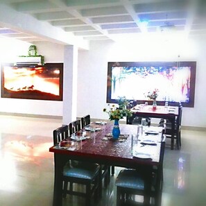 Restaurant - Hotel Greenwood (Siliguri)