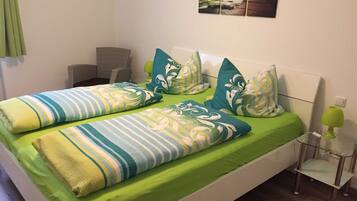 2 Schlafzimmer, Reisekinderbett, WLAN, Bettwäsche