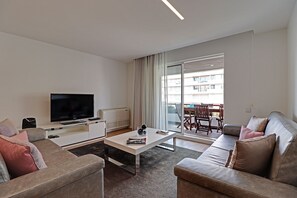 TV - MARINA LUXOR APARTMENT (Vilamoura)