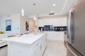 獨棟房屋 (3120PARAUNIT306) | 私人廚房 | 電冰箱、微波爐、鍋具/餐盤/廚房用品