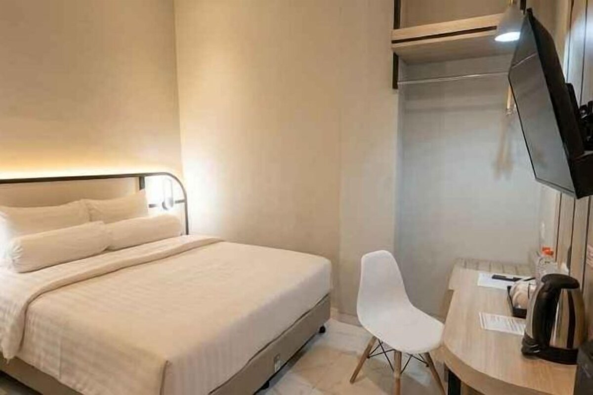 Bureau, rideaux occultants, Wi-Fi gratuit, draps fournis