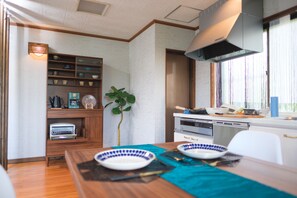Kühlschrank, Mikrowelle, Geschirrspüler