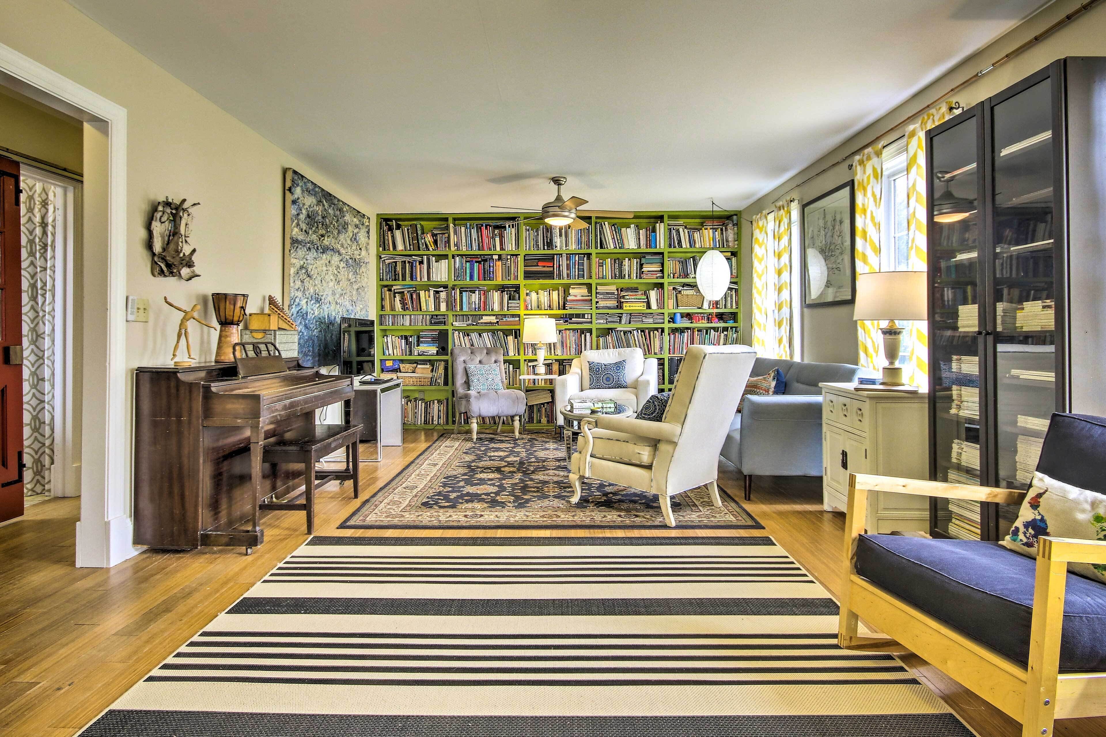 Historic Farmhouse w/ Chef's Kitchen Near Wineries