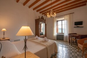 8 habitaciones y caja de seguridad en la habitación 