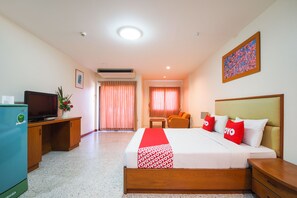Deluxe Double Room | Minibar, desk, soundproofing, free WiFi - OYO 917 PK Residence Pattaya (Pattaya)