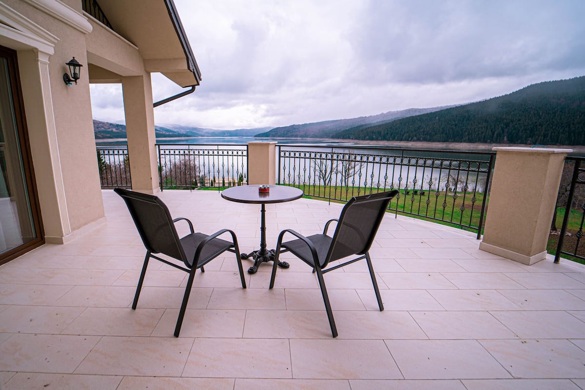 Deluxe Room, Terrace, Lake View | Lake view