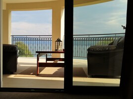 Deluxe Room, Terrace, Lake View | Egyptian cotton sheets, premium bedding, pillowtop beds, blackout drapes