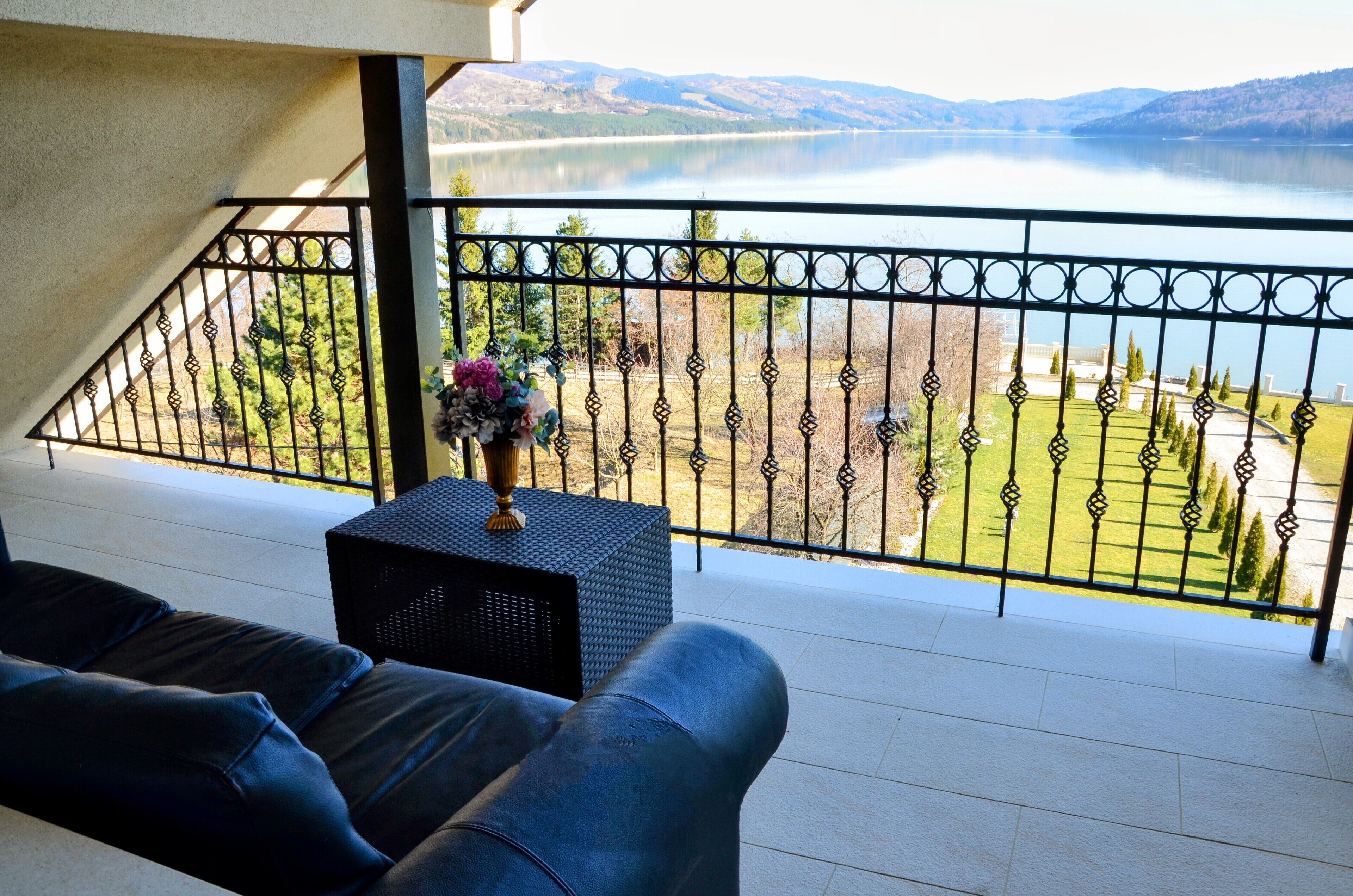 Deluxe-Zimmer, Badewanne, Seeblick | Terrasse/Patio