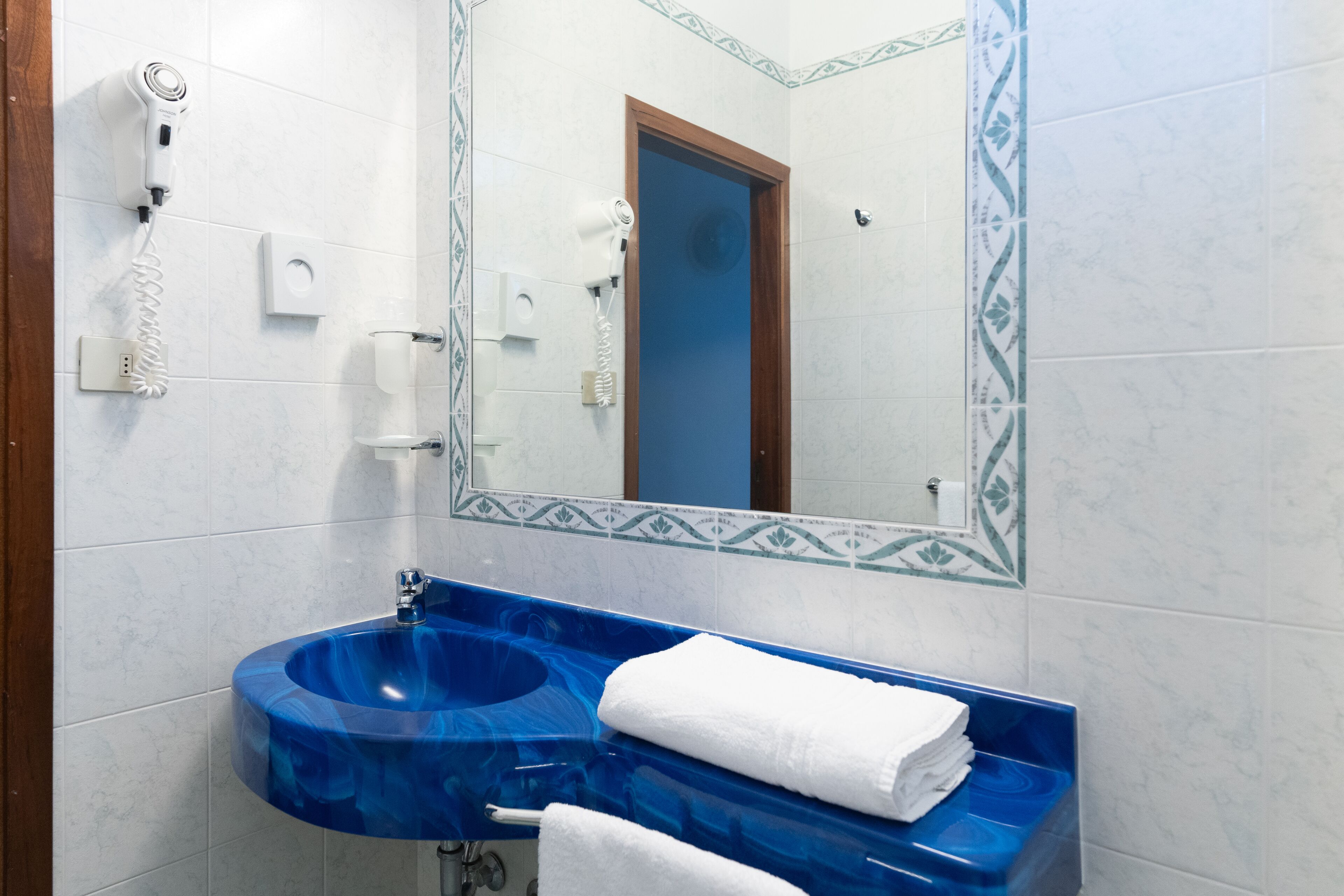 shower, rainfall showerhead, eco-friendly toiletries, hair dryer