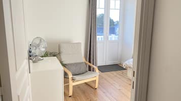 Business Apartment, 2 Bedrooms, Kitchen, Sea View | 2 bedrooms, premium bedding, individually decorated