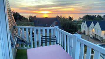 Business Apartment, 2 Bedrooms, Kitchen, Sea View | Balcony