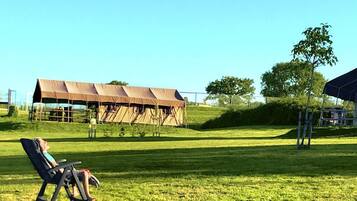 Deluxe-telt | 1 soveværelse, mørklægningsgardiner, strygejern/strygebræt