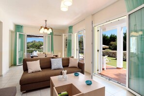 Flachbildfernseher, Kamin, Tischtennisplatte