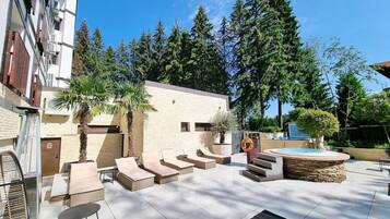 Bain à remous extérieur