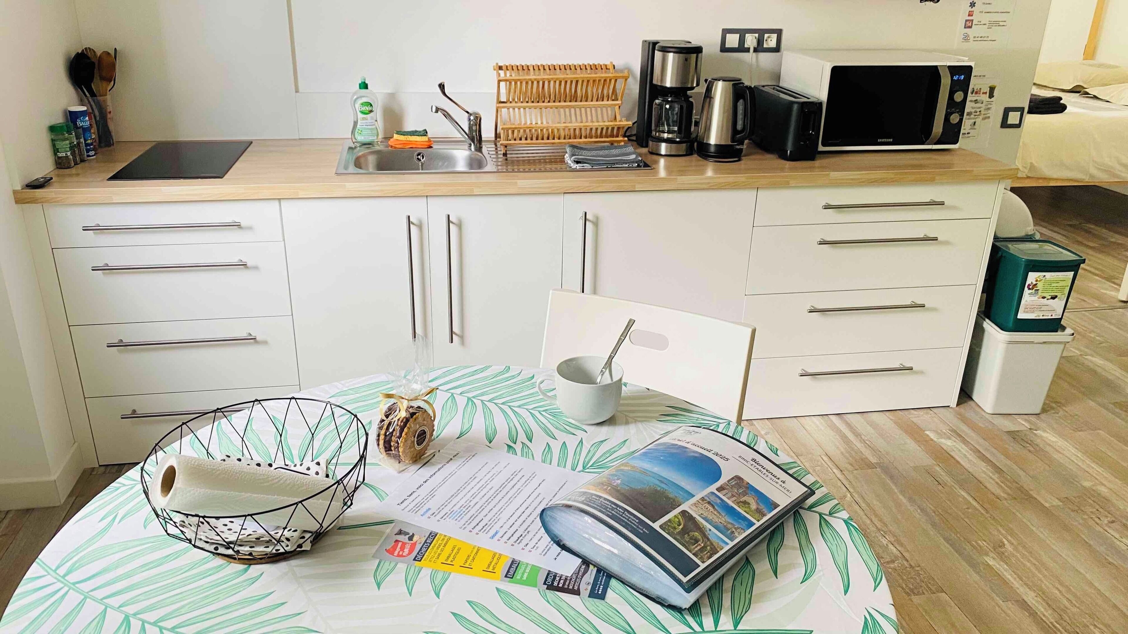 ビジネス アパートメント (Ouessant) | 専用キッチン | 冷蔵庫、電子レンジ、コーヒー / ティーメーカー、電気ポット