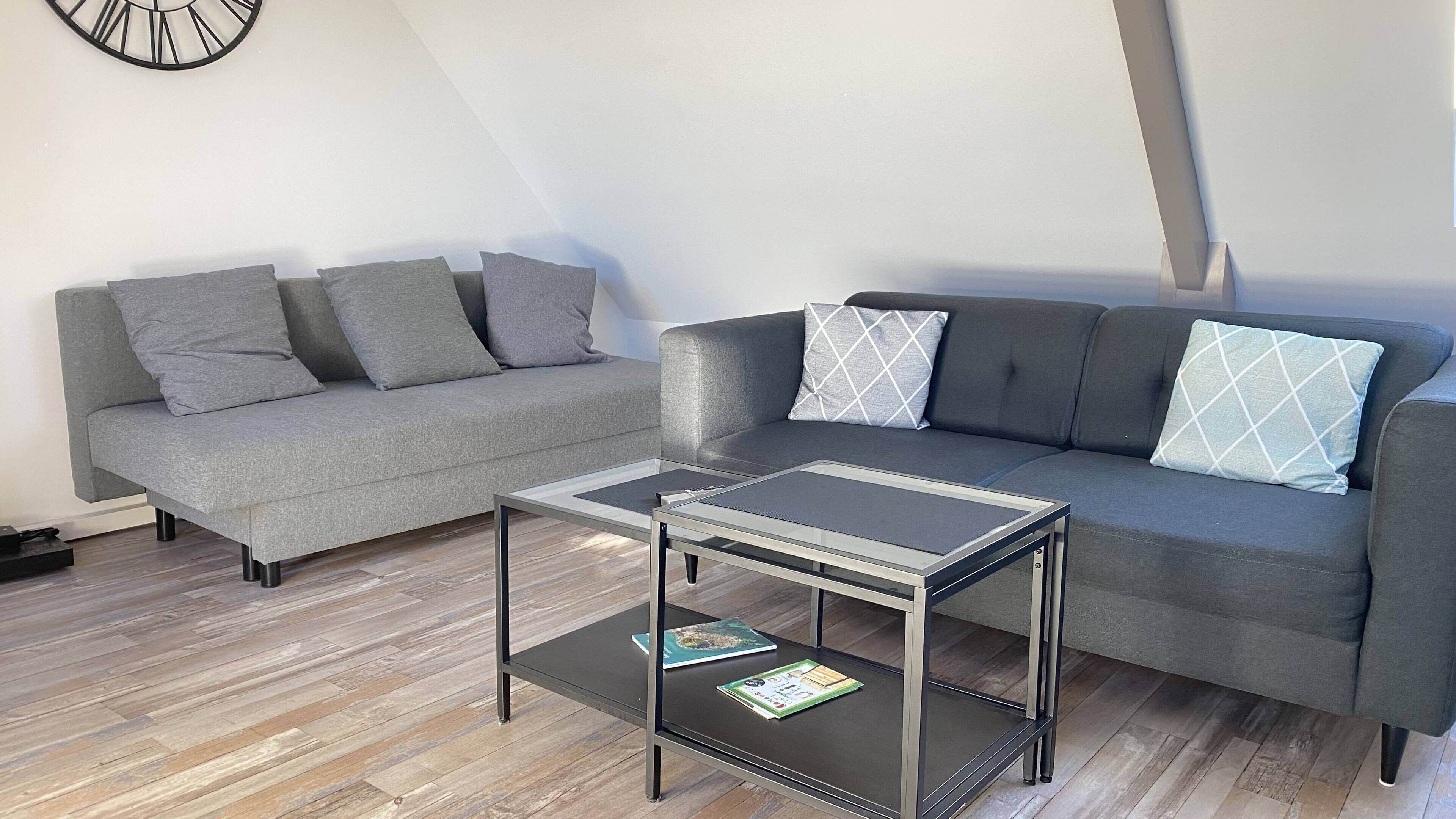 Business-Apartment (Manhattan) | Wohnbereich | 90-cm-Flachbildfernseher mit Kabelempfang