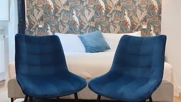 Deluxe Room, City View | 1 bedroom, minibar, individually decorated, individually furnished