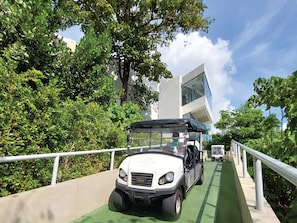 Golf cart