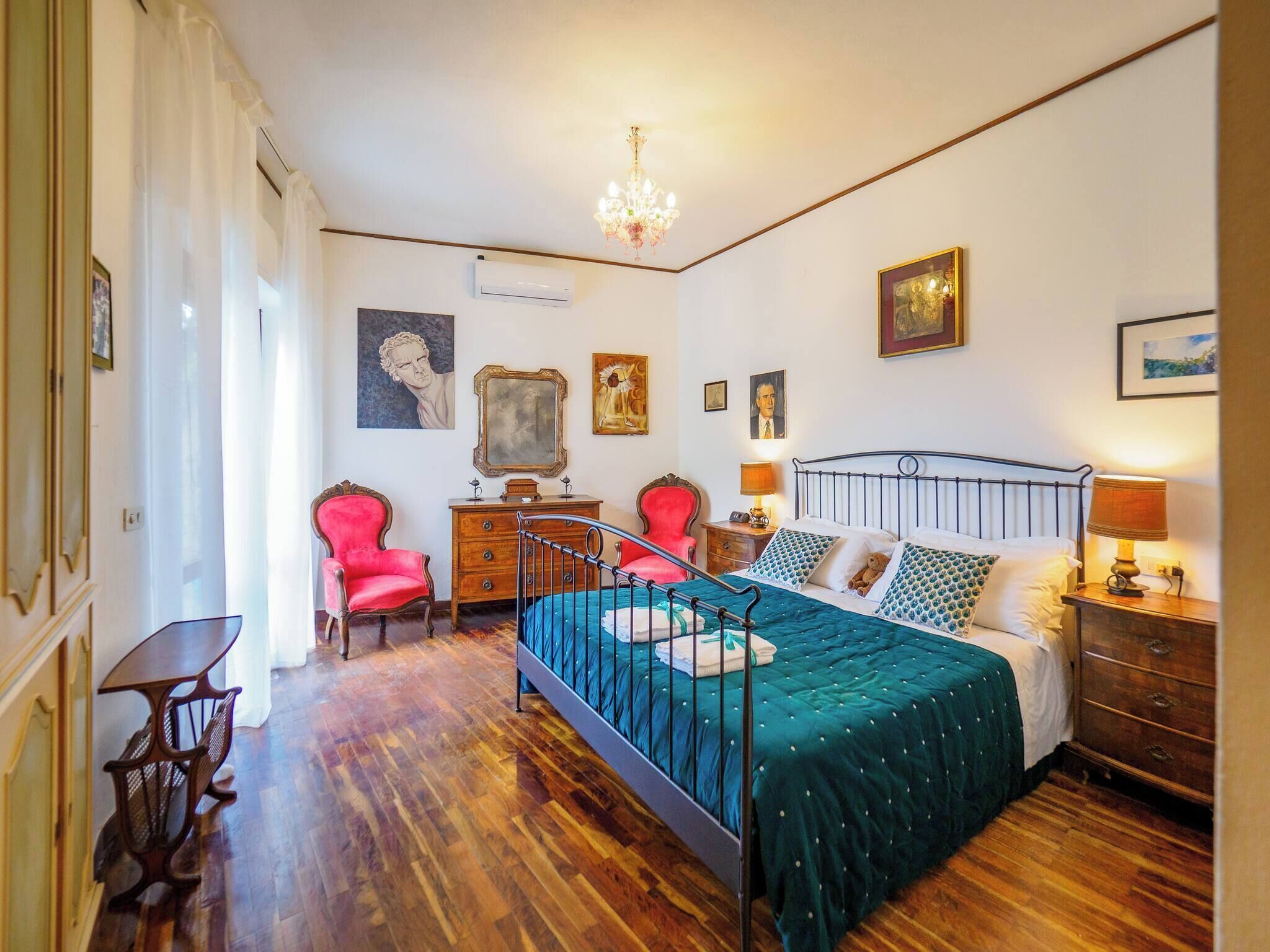 5 chambres, fer et planche à repasser, lit parapluie, Wi-Fi gratuit