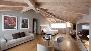 Familien-Vierbettzimmer | Daunenbettdecken, Betten mit Memory-Foam-Matratzen, Minibar, Zimmersafe