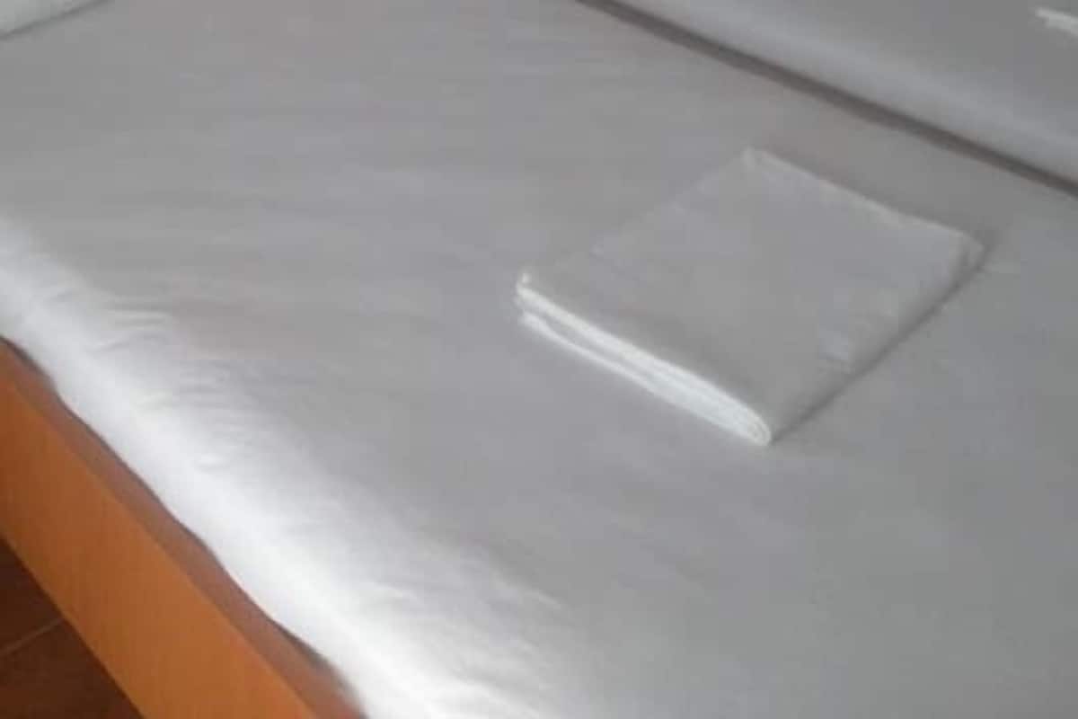 1 dormitorio, escritorio, tabla de planchar con plancha y wifi gratis