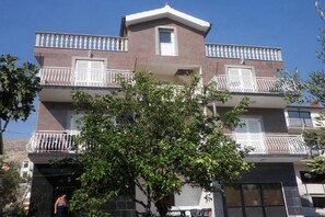 Front of property - Villa Lucija (Sibenik)